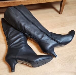 Naturalizer 8.5W Black Leather Kitten Heel Knee-High Lace Dinka Almond Toe Boots